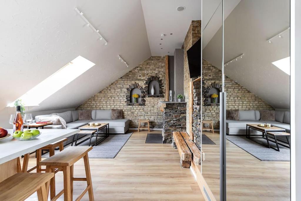 Luxury Apartment In Gediminas Avenue With Terrace Vilnius Luaran gambar